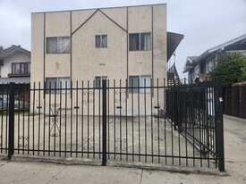 1406 Crenshaw Blvd in Los Angeles, CA - Building Photo