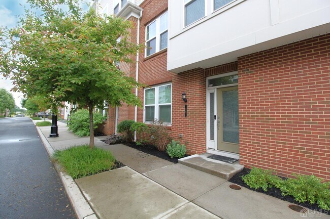 13 Fleet St in North Brunswick, NJ - Building Photo - Building Photo