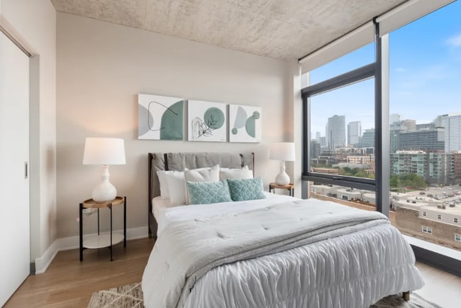 1050 W Van Buren St in Chicago, IL - Foto de edificio - Building Photo