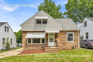19233 Stafford Ave in Maple Heights, OH - Building Photo