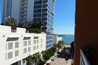 2001 Biscayne Blvd, Unit 2510 in Miami, FL - Building Photo - Building Photo