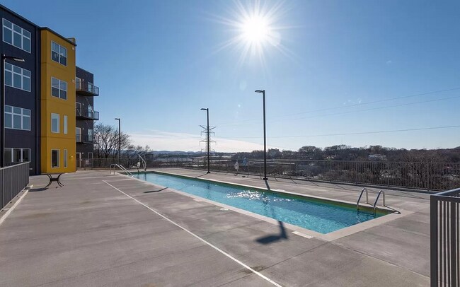 400 Herron Dr, Unit 118 in Nashville, TN - Foto de edificio - Building Photo