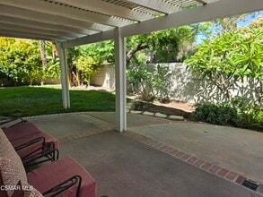 3030 Morningside Dr in Thousand Oaks, CA - Foto de edificio - Building Photo