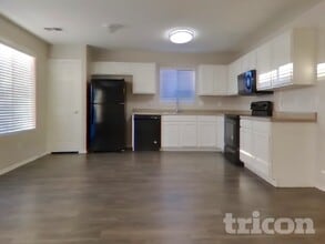 3017 N 89th Dr in Phoenix, AZ - Building Photo - Building Photo