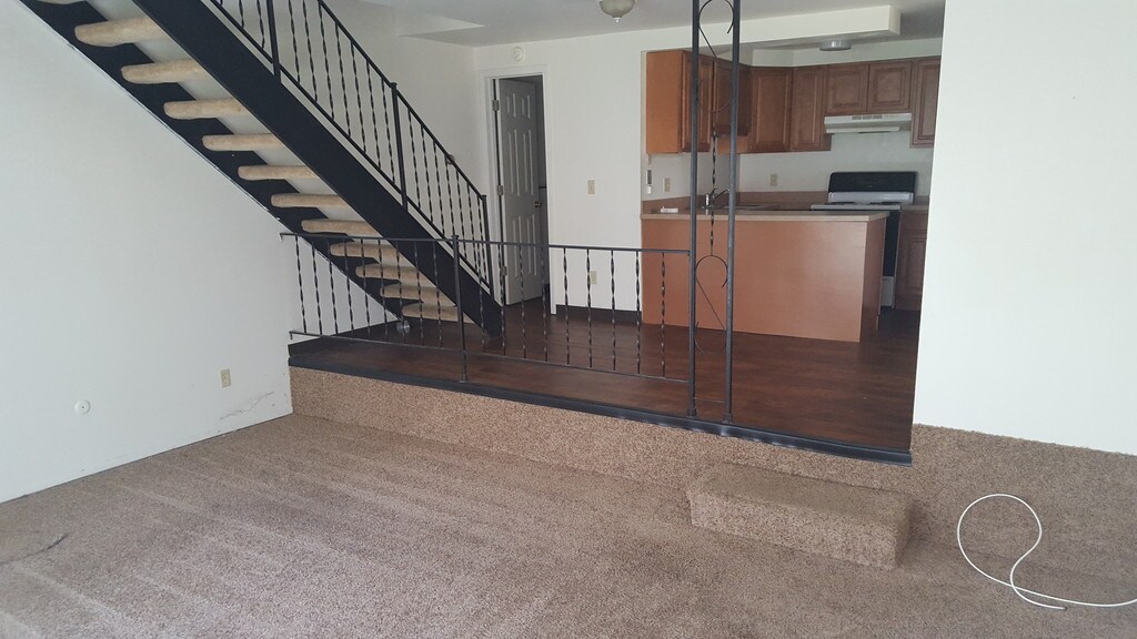 Fayetteville Pines Townhouses Apartments in Fayetteville, NY