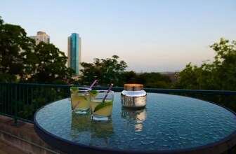 1106 W 6th St, Unit 213 in Austin, TX - Building Photo - Building Photo