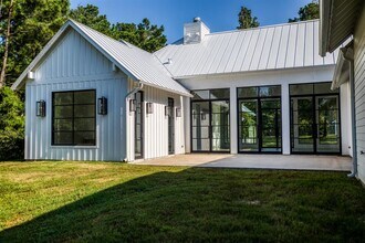 9879 Stubbs Rd in Magnolia, TX - Building Photo - Building Photo