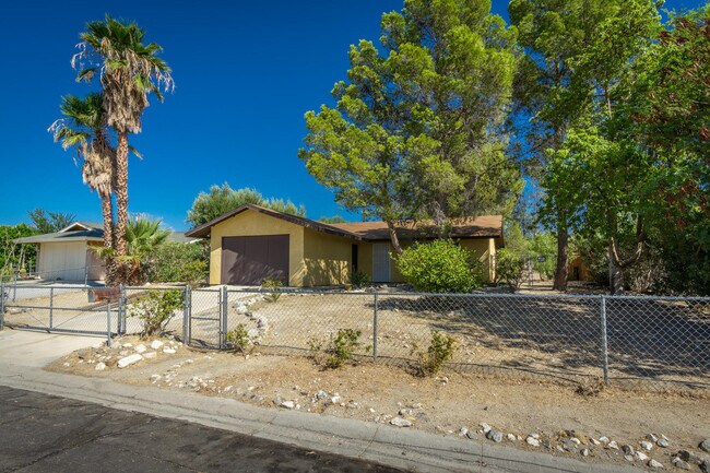65894 5th St in Desert Hot Springs, CA - Building Photo - Building Photo