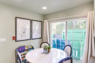 3863 Broadlawn Dr in Los Angeles, CA - Building Photo - Building Photo