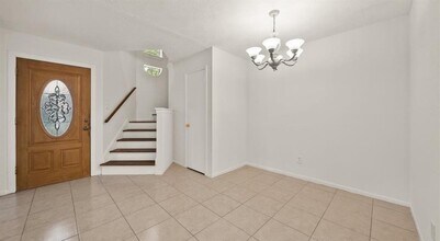 1504 Regency Ct in Friendswood, TX - Foto de edificio - Building Photo