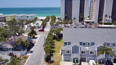 900 Harbour House Dr in Indian Rocks Beach, FL - Building Photo - Building Photo