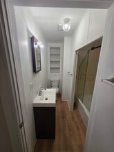 132 Washington St, Unit A in Woodstock, IL - Building Photo - Building Photo