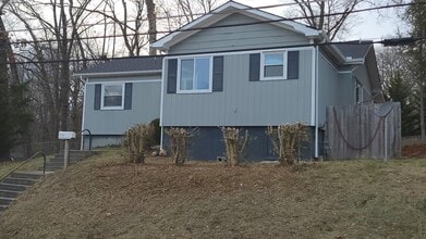 115 Kentucky Ave in Oak Ridge, TN - Foto de edificio - Building Photo