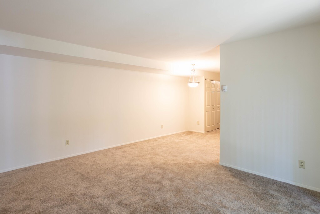 Colonial Square Apartments Glen Burnie, MD Apartments