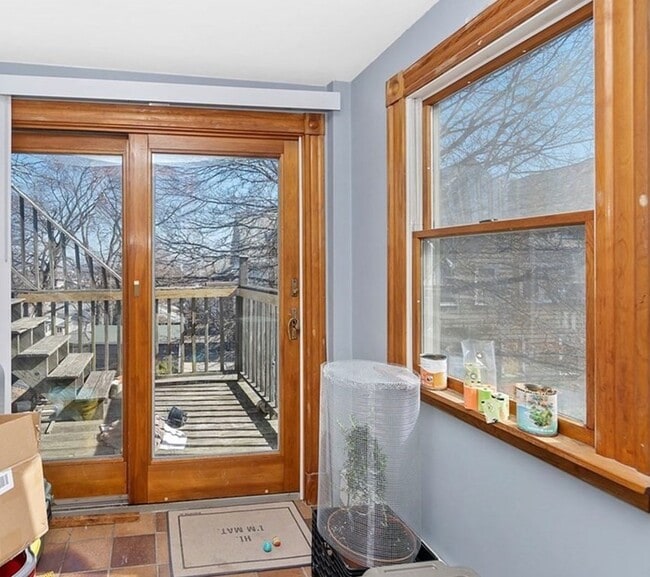 287 Summit Ave, Unit 2