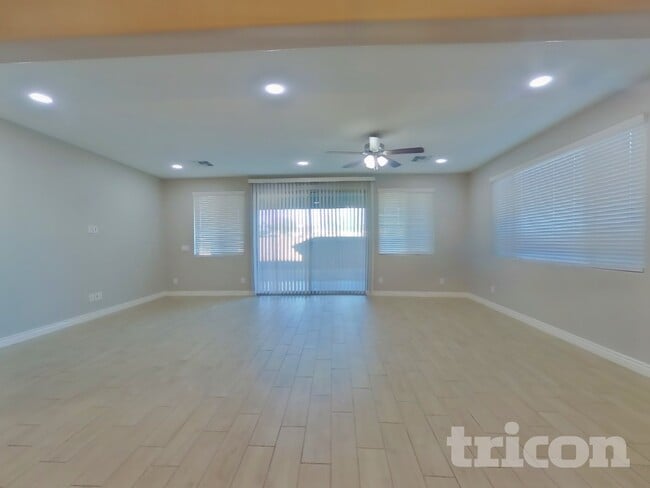 24896 N 144th Ln in Surprise, AZ - Foto de edificio - Building Photo