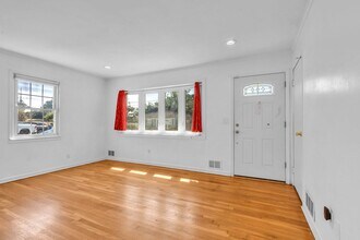 253 Fairmount Ave in South Plainfield, NJ - Building Photo - Building Photo