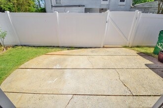 7021 Stonington Ln in Charlotte, NC - Building Photo - Building Photo