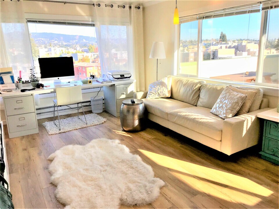 306 Lee St in Oakland, CA - Building Photo