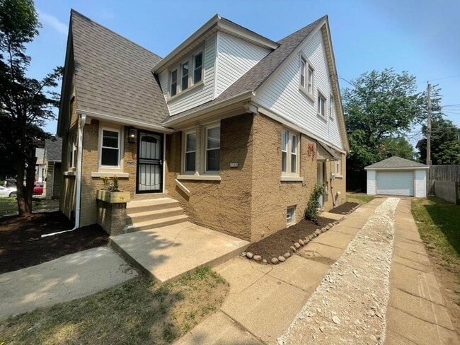 2948 N 56th St in Milwaukee, WI - Building Photo - Building Photo