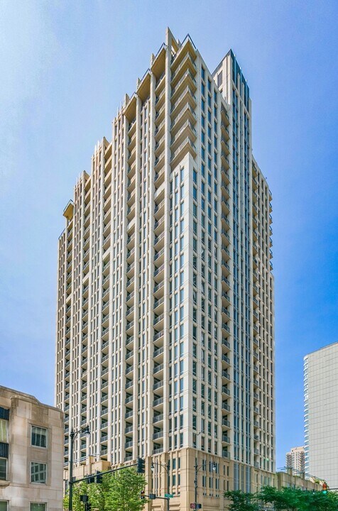 1250 S Michigan Ave in Chicago, IL - Building Photo