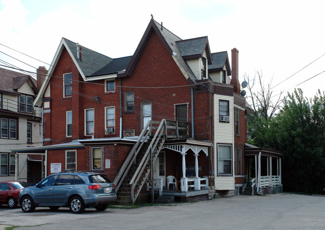 1009 W Main St in Norristown, PA - Building Photo - Building Photo