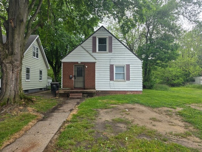property at 1423 N Johnson St