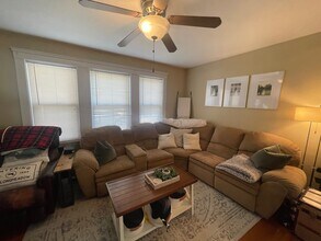 15 Irvington Rd, Unit 1 in Somerville, MA - Foto de edificio - Building Photo