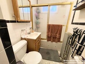 11 Romsey St, Unit 1 in Boston, MA - Building Photo - Building Photo