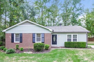 8100 Coxwood Ct in Charlotte, NC - Building Photo