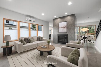 2038 NE Morgan St in Portland, OR - Building Photo - Building Photo