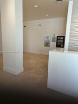 2201 S Ocean Dr in Hollywood, FL - Building Photo - Building Photo