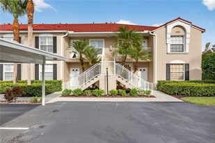 2925 Cypress Trace Cir, Unit 103 in Naples, FL - Building Photo