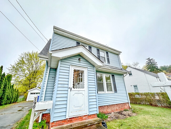 190 School St in Hamden, CT - Building Photo - Building Photo