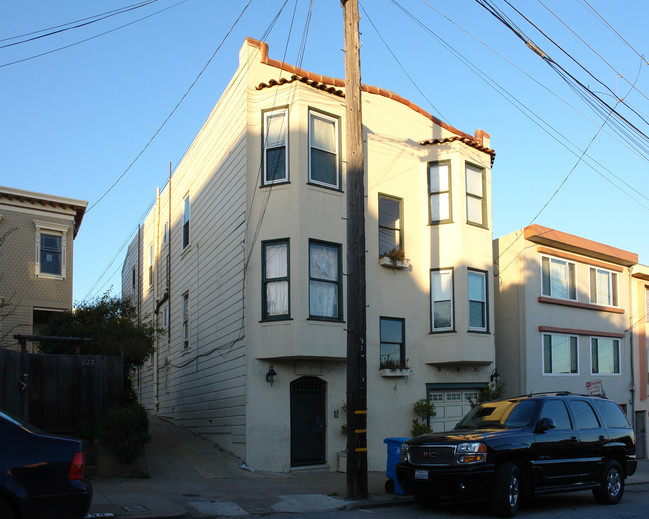 335-337 Richland Ave in San Francisco, CA - Foto de edificio - Building Photo