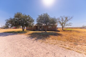 1400 E County Rd 145 in Midland, TX - Building Photo - Building Photo