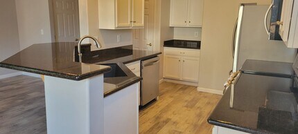 Shadow Hawk 3 bedroom Town home in Renton, WA - Foto de edificio - Building Photo