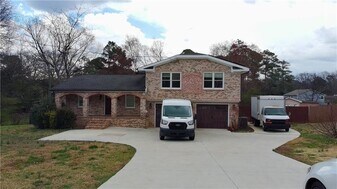 1292 Monfort Rd in Lawrenceville, GA - Building Photo