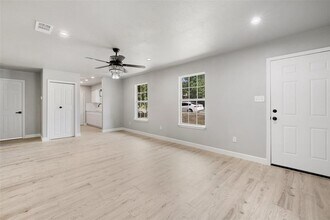 7000 Carwill Dr in Austin, TX - Building Photo - Building Photo