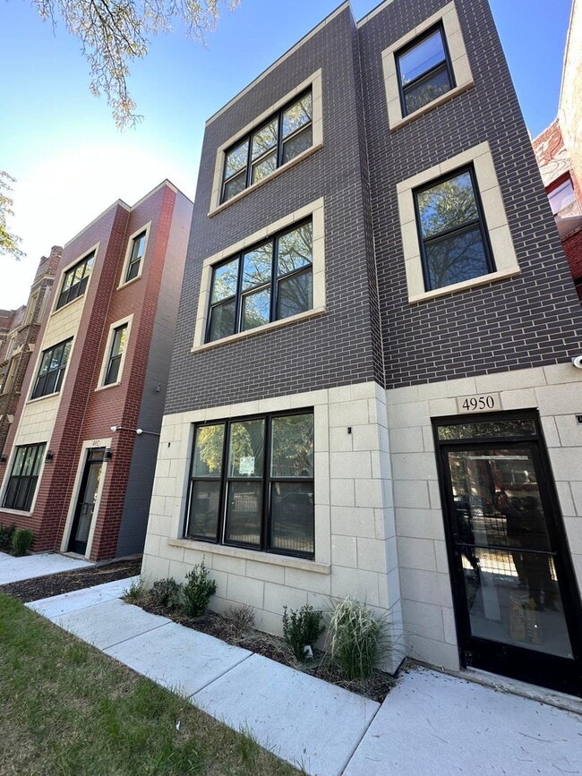 property at 4950 S Michigan Ave