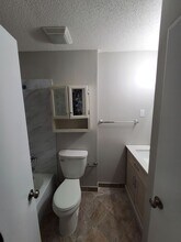 Welcome to this charming 3 bedroom, 1 bath in Memphis, TN - Foto de edificio - Building Photo