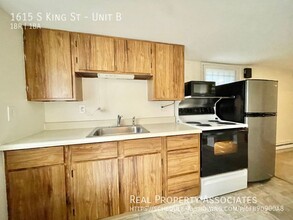 1615 S King St, Unit Unit B in Seattle, WA - Building Photo - Building Photo