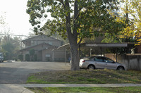 1120 E Fedora Ave in Fresno, CA - Foto de edificio - Building Photo