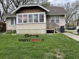 521 Stanton Ave in Ames, IA - Building Photo