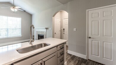 25315 Borough Park Dr in Spring, TX - Building Photo - Building Photo