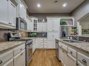 3927 W Austin St in Broken Arrow, OK - Building Photo - Building Photo