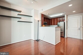 11700 Old Georgetown Rd in Rockville, MD - Foto de edificio - Building Photo