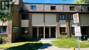 1200 Courtland Ave E in Kitchener, ON - Building Photo