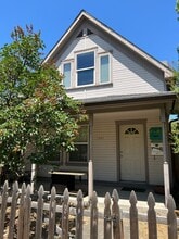 1033 E Main St in Ashland, OR - Building Photo - Building Photo