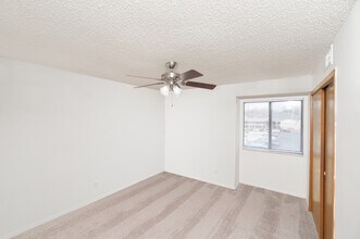 TSH in Springfield, MO - Foto de edificio - Building Photo